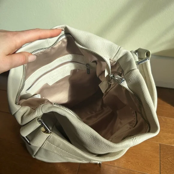 Danier Cream Leather Shoulder Bag - Picture 8 of 10